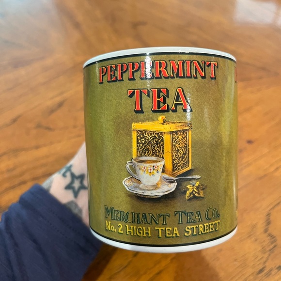 Vintage Oneida Tea mug set. EUC! Set of 2. Can be for coffee if you are a rebel! - Picture 9 of 11